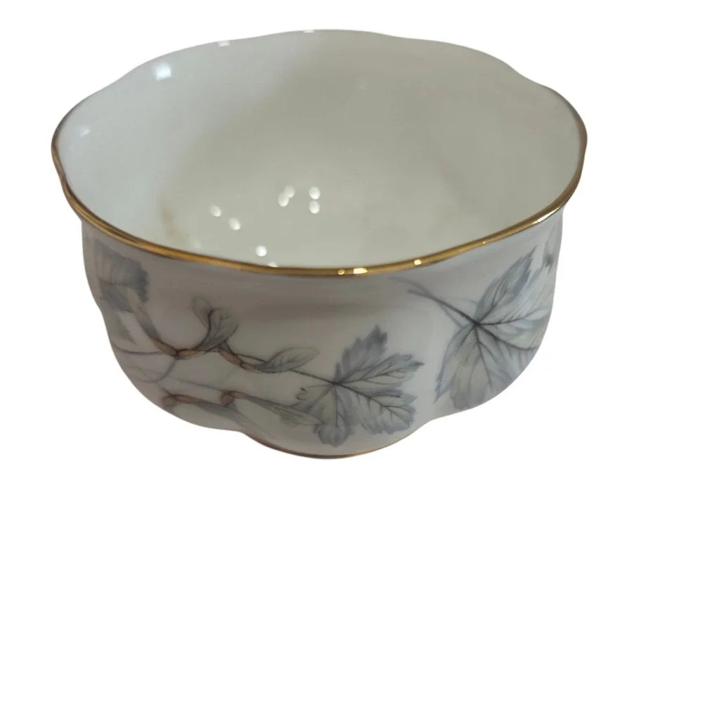Royal Albert beautiful vintage